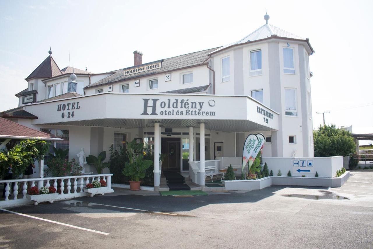 Forro Holdfeny Hotel מראה חיצוני תמונה
